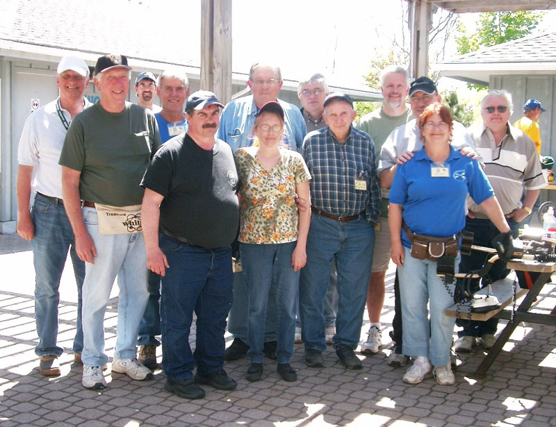 Niagara Relic Club in the US - Who is that Canadian on the L