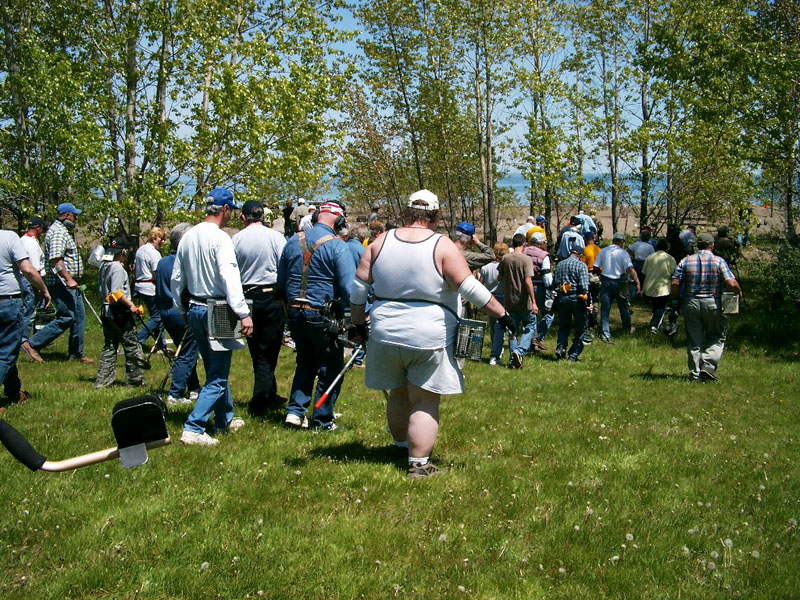 Participants Head Down to Hunt Field #2
